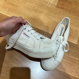 White Platform Supergas